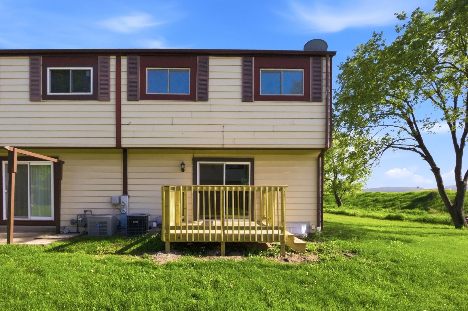 1213 Cedarwood Drive #A — Crest Hill, IL 60403