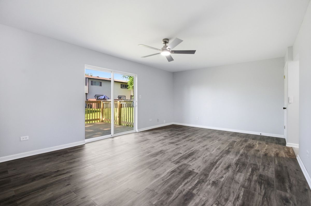 1213 Cedarwood Drive #A, Crest Hill, IL 60403