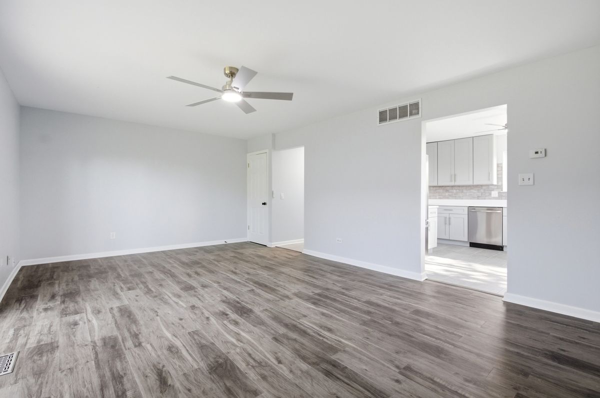 1213 Cedarwood Drive #A, Crest Hill, IL 60403