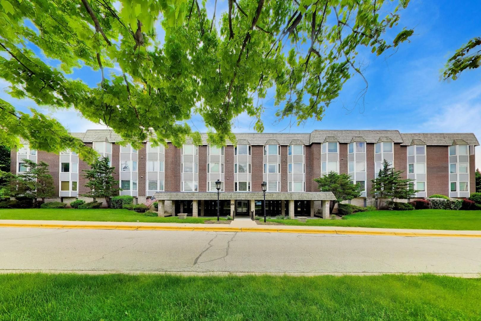 201 Thames Parkway #3G — Park Ridge, IL 60068