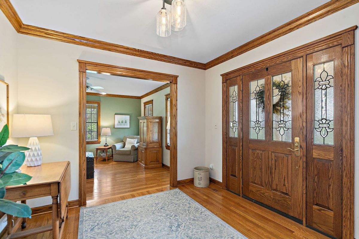 309 Three Oaks Road, Cary, IL 60013