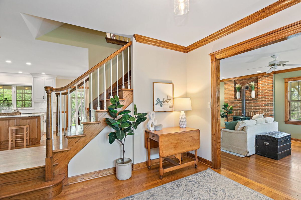 309 Three Oaks Road, Cary, IL 60013