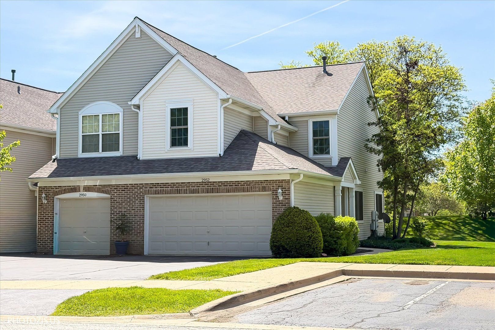 2952 WATERS EDGE Circle #2952 — Aurora, IL 60504