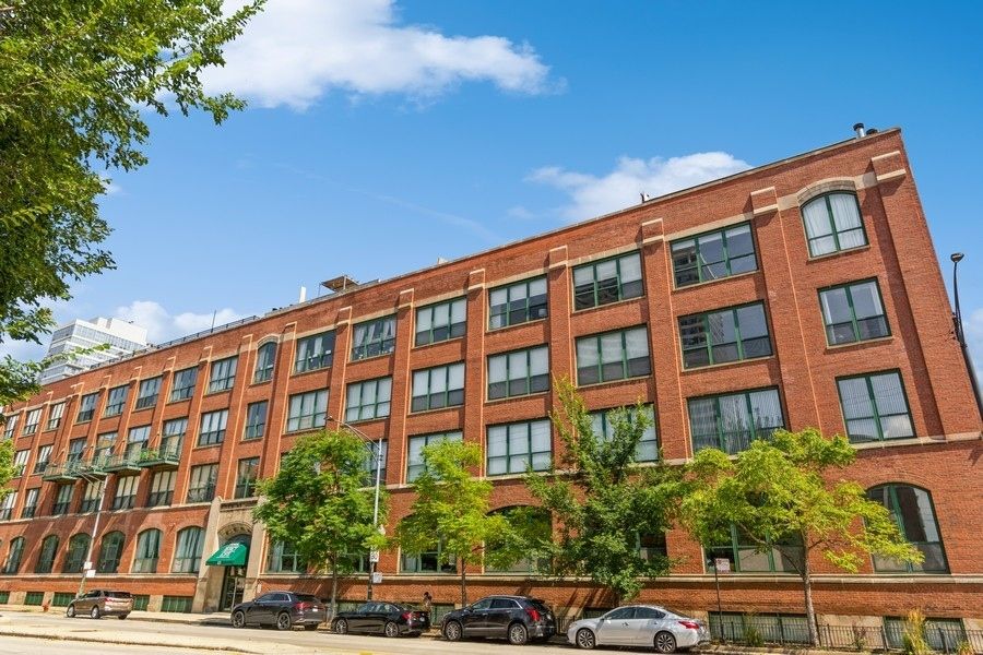 1727 S Indiana Avenue #105 — Chicago, IL 60616