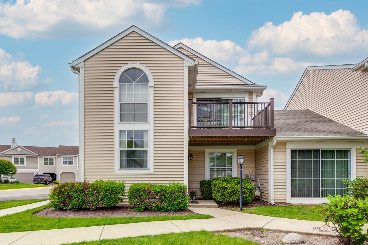 614 Le Parc Circle, Buffalo Grove, IL 60089