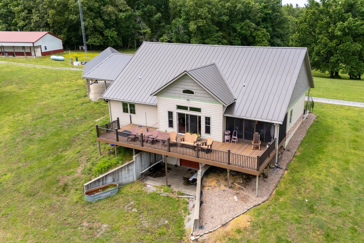 3351 N McGeesville Road, Carbondale, IL 62902