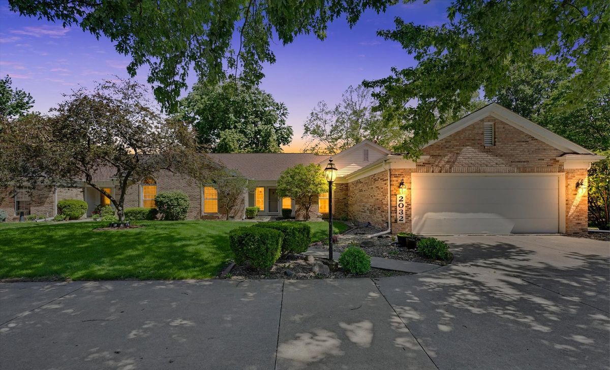 2032 Bentbrook Drive, Champaign, IL 61822