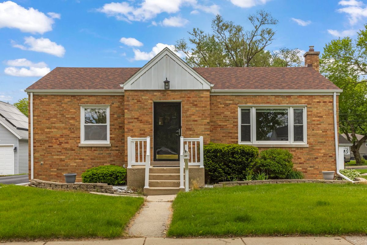 109 Hudson Street, Westmont, IL 60559