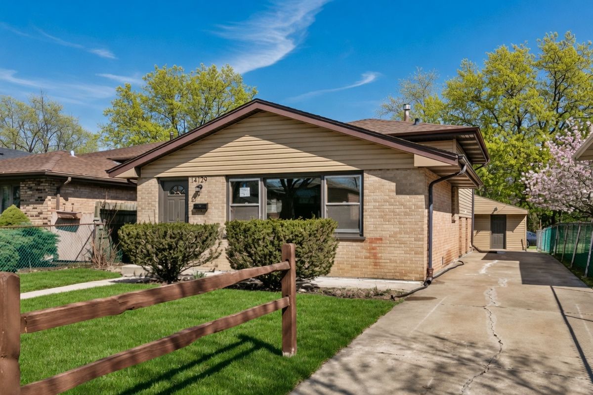 14129 Hoxie Avenue, Burnham, IL 60633