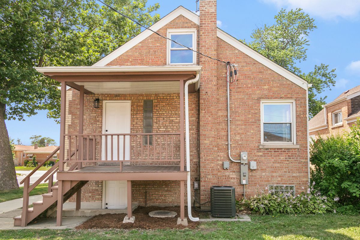 2263 S 14th Avenue, North Riverside, IL 60546