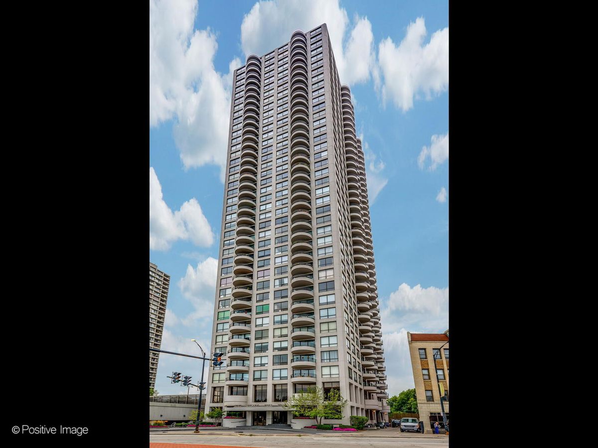 2020 Lincoln Park West, Chicago, IL 60614