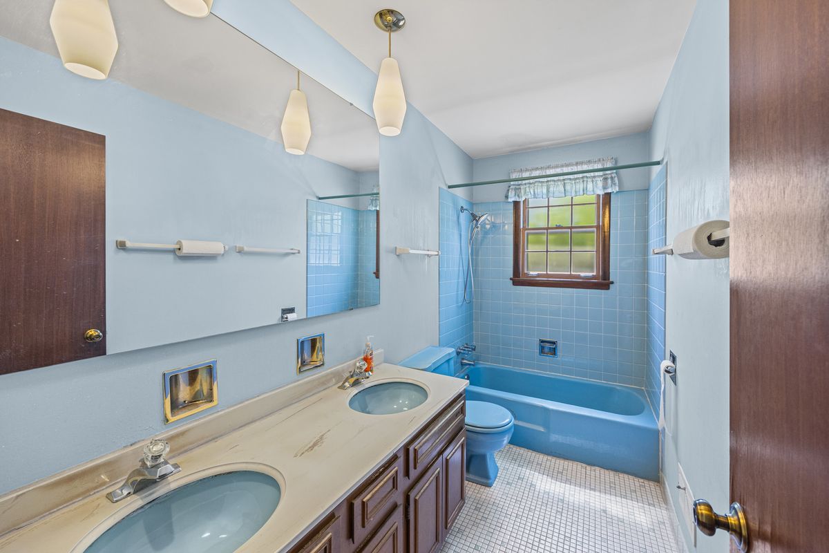 538 Maple Lane, Darien, IL 60561