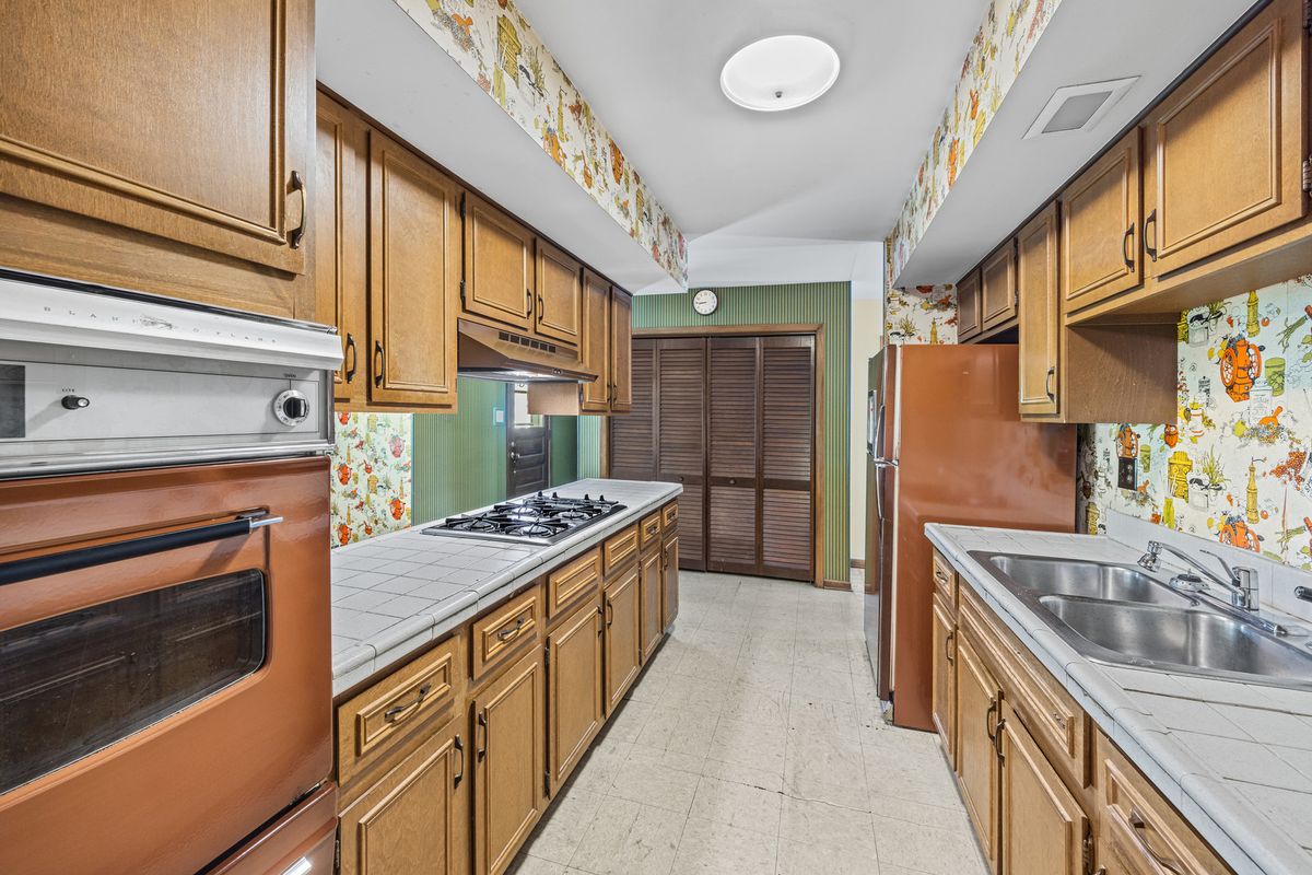538 Maple Lane, Darien, IL 60561