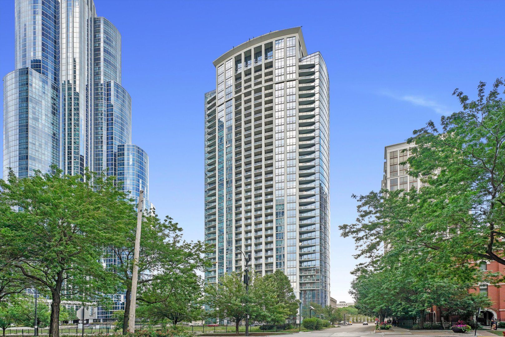 1235 S Prairie Avenue #603 — Chicago, IL 60605