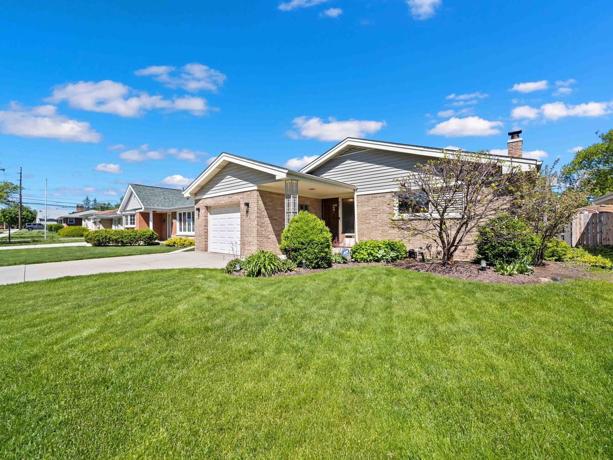 921 Western Avenue, Park Ridge, IL 60068