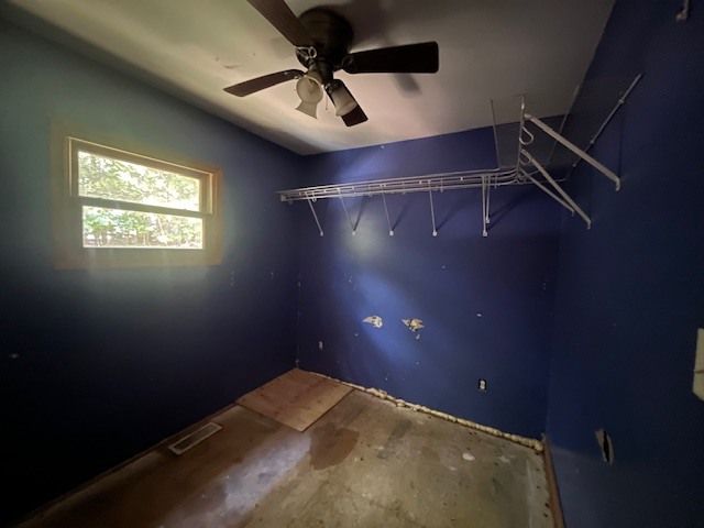 35 Sandy Point, Goreville, IL 62939