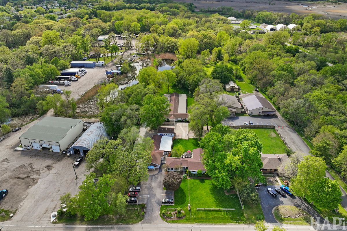 4403 Roberts Road, Island Lake, IL 60042