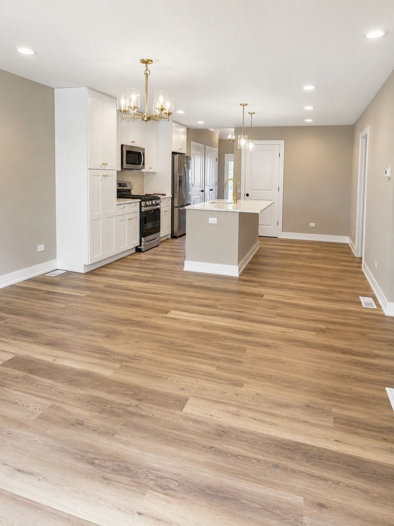 9041 111 Street, Palos Hills, IL 60465
