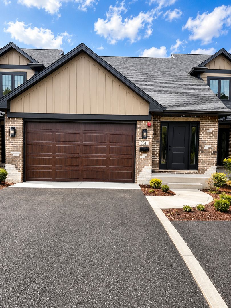 9041 111 Street, Palos Hills, IL 60465