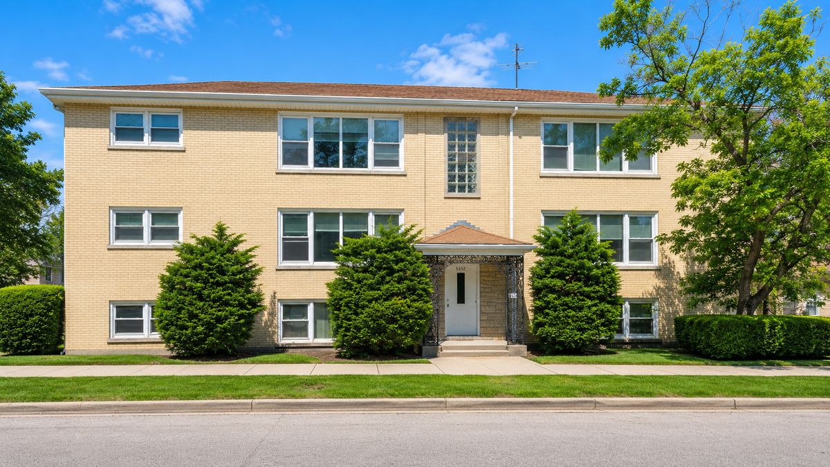 5834 Montrose Avenue, Chicago, IL 60634