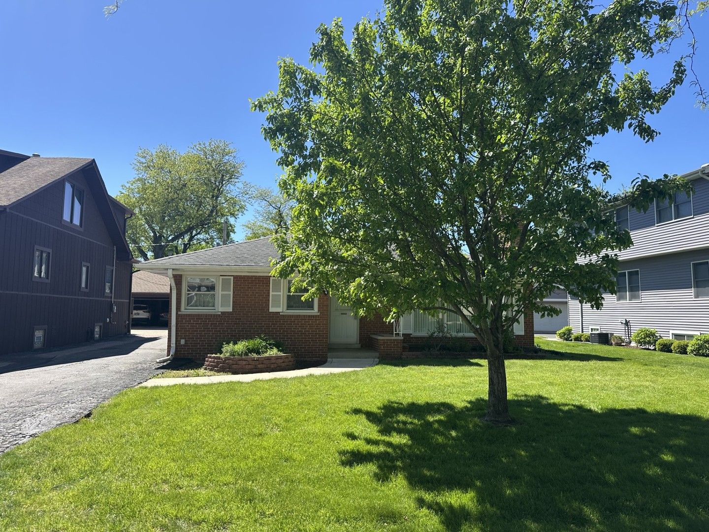 3844 Lawn Avenue — Western Springs, IL 60558