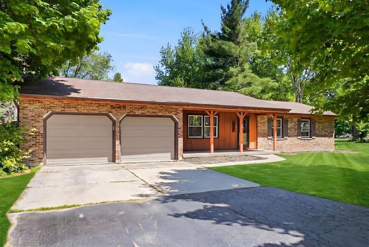 5645 Beebe Drive, Rochelle, IL 61068