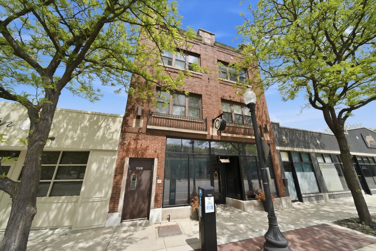 629 HOWARD Street, Evanston, IL 60202