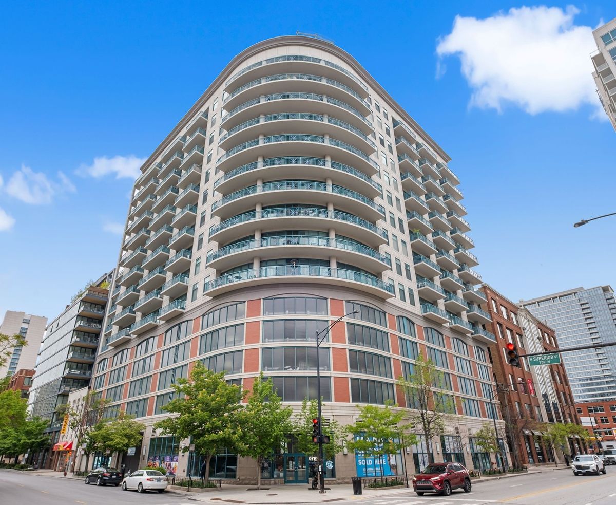 340 Superior Street, Chicago, IL 60654