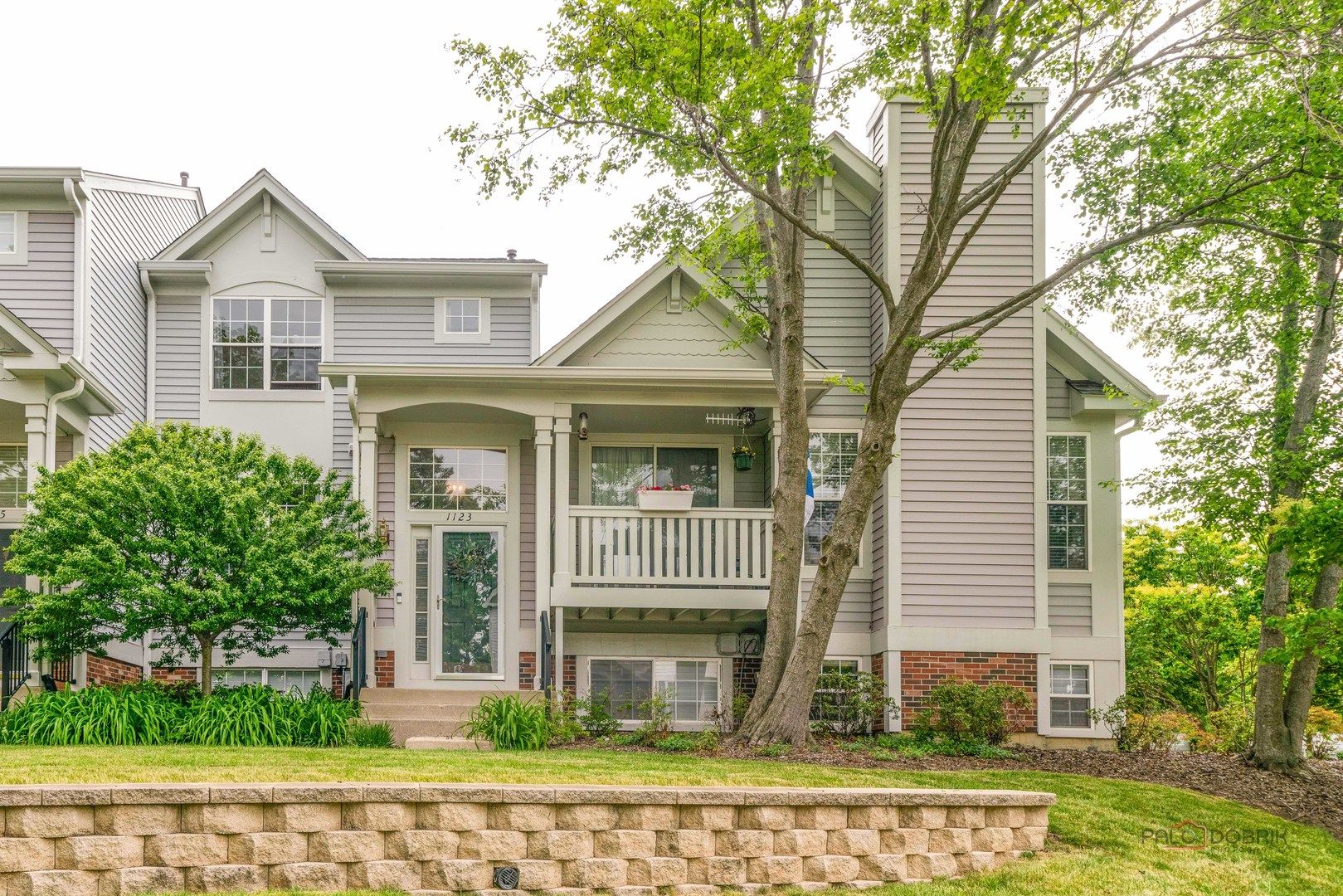 1123 Manchester Circle — Grayslake, IL 60030