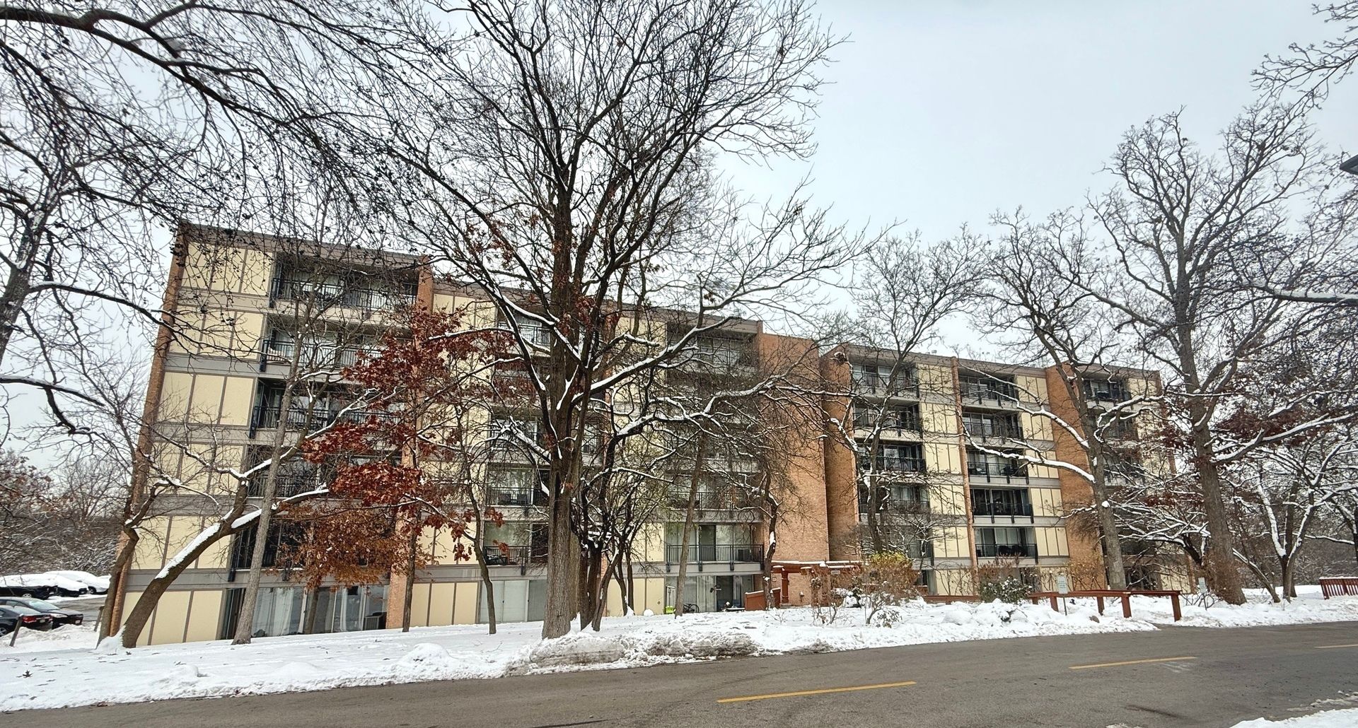 6010 Oakwood Drive #5D — Lisle, IL 60532