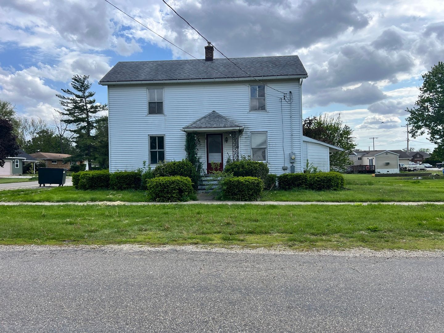 110 N LOCUST Street — Loda, IL 60948