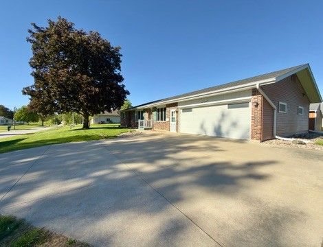 100 6th Street, Fulton, IL 61252