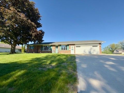 100 6th Street, Fulton, IL 61252