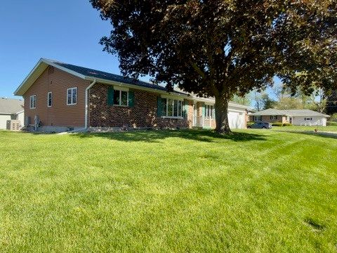 100 6th Street, Fulton, IL 61252