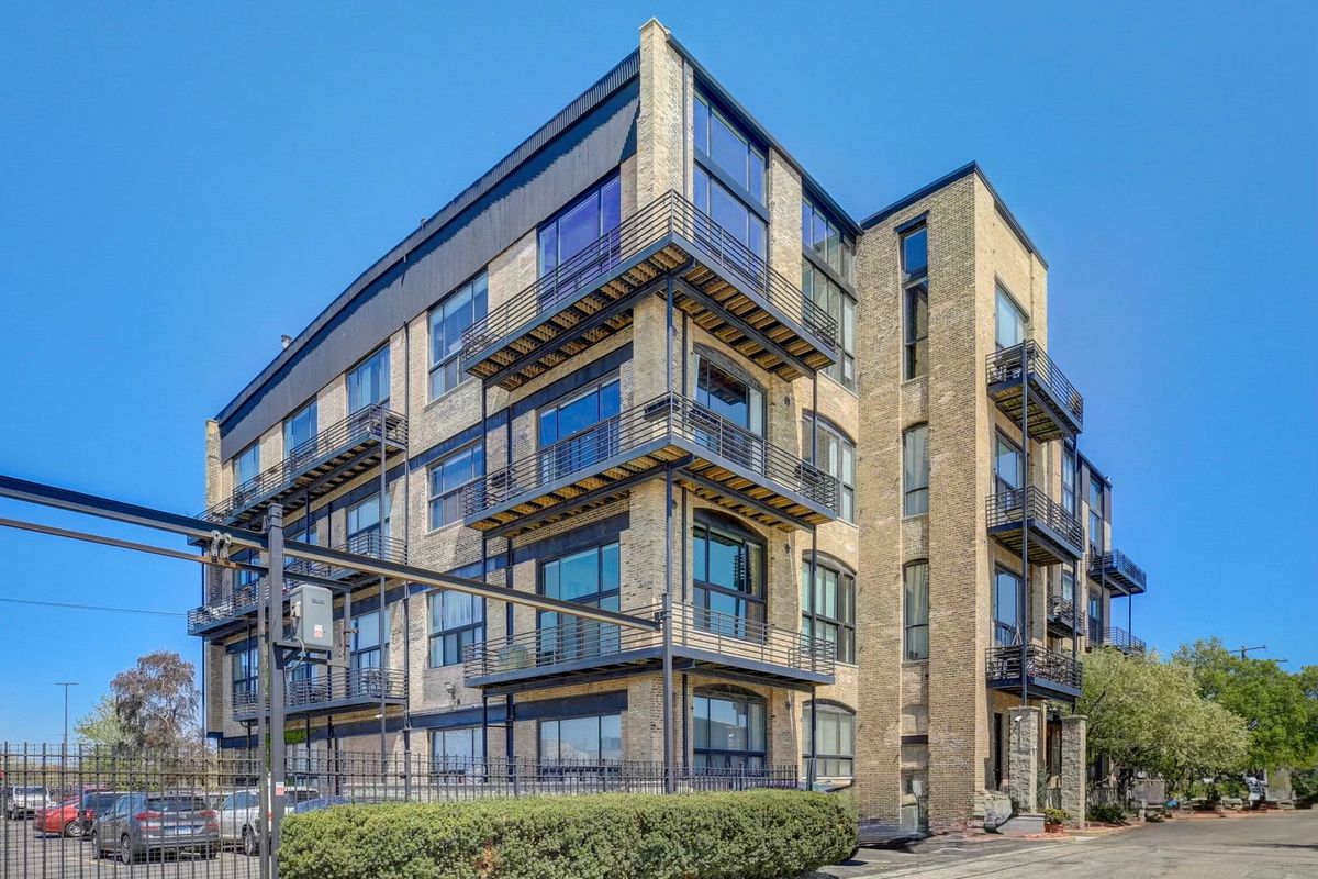 2614 Clybourn Avenue, Chicago, IL 60614