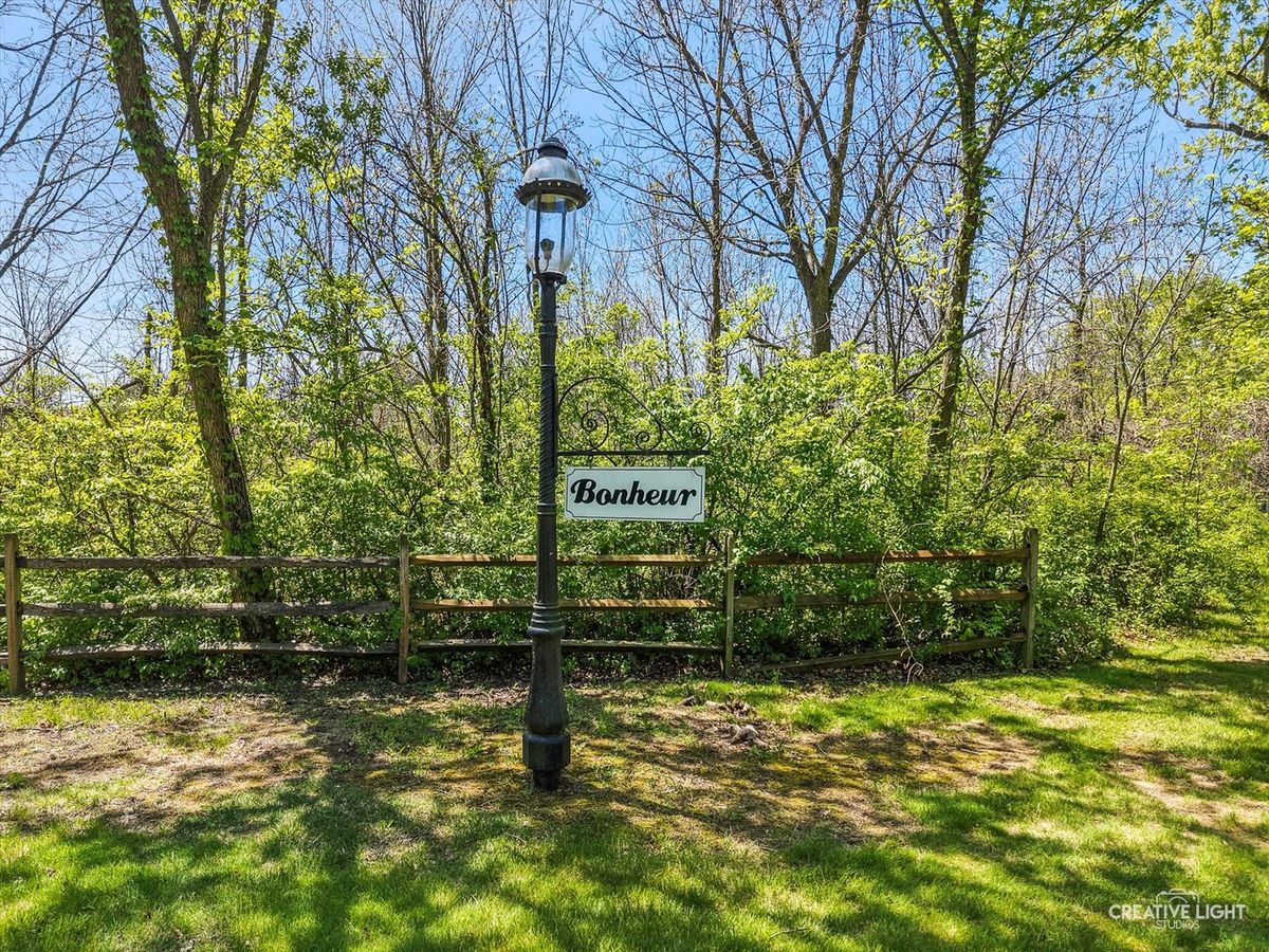 33W451 Surrey Road, Wayne, IL 60184