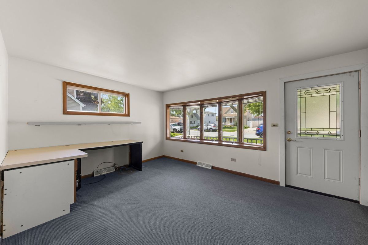 3741 Emerson Street, Schiller Park, IL 60176