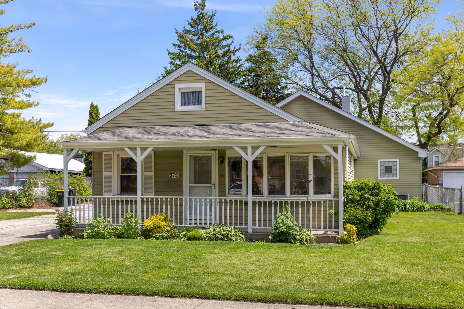 3741 Emerson Street — Schiller Park, IL 60176
