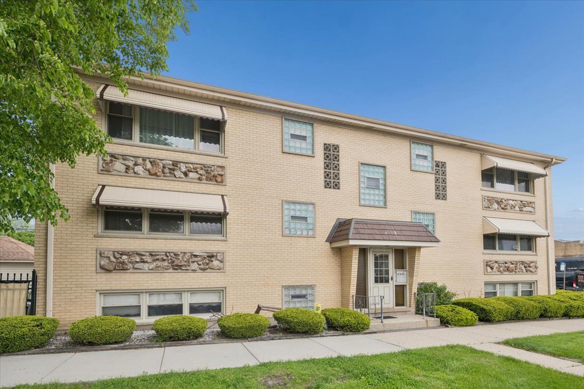 7356 Addison Street, Chicago, IL 60634