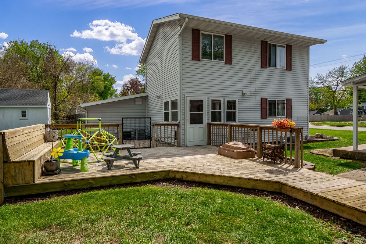 410 Elgin Street, Cherry Valley, IL 61016