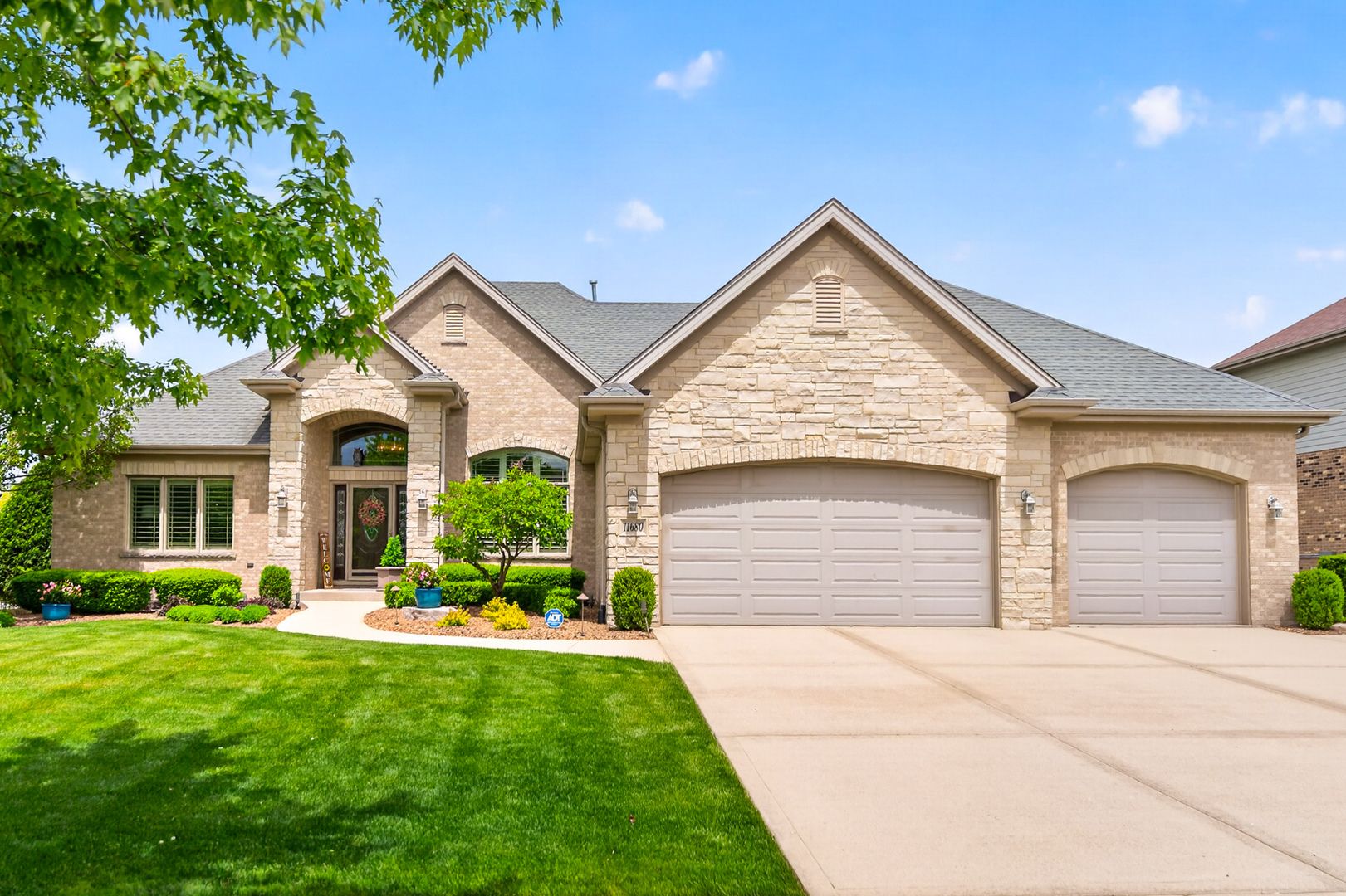 11680 Golden Gate Drive — Mokena, IL 60448