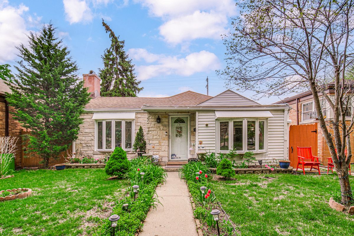 1604 Dobson Street, Evanston, IL 60202