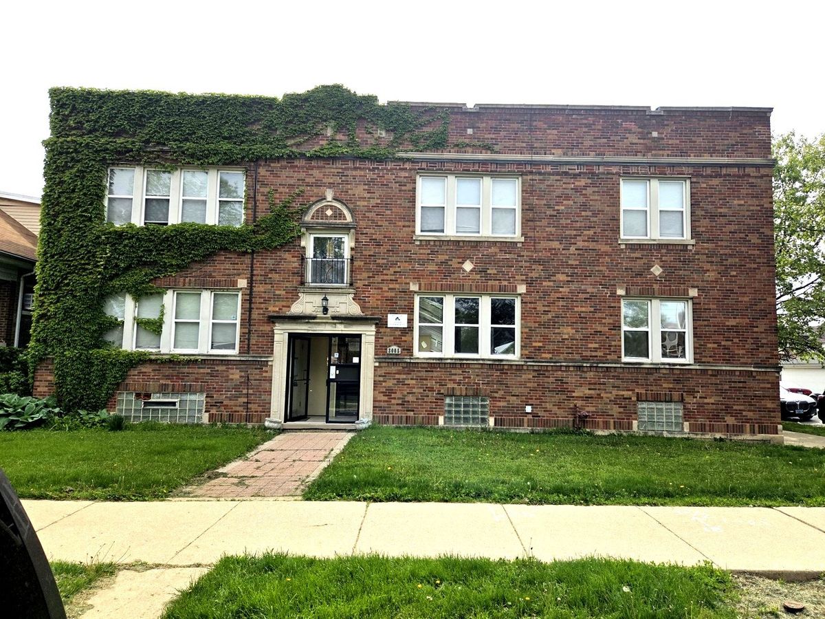 3005 Kolmar Avenue, Chicago, IL 60641
