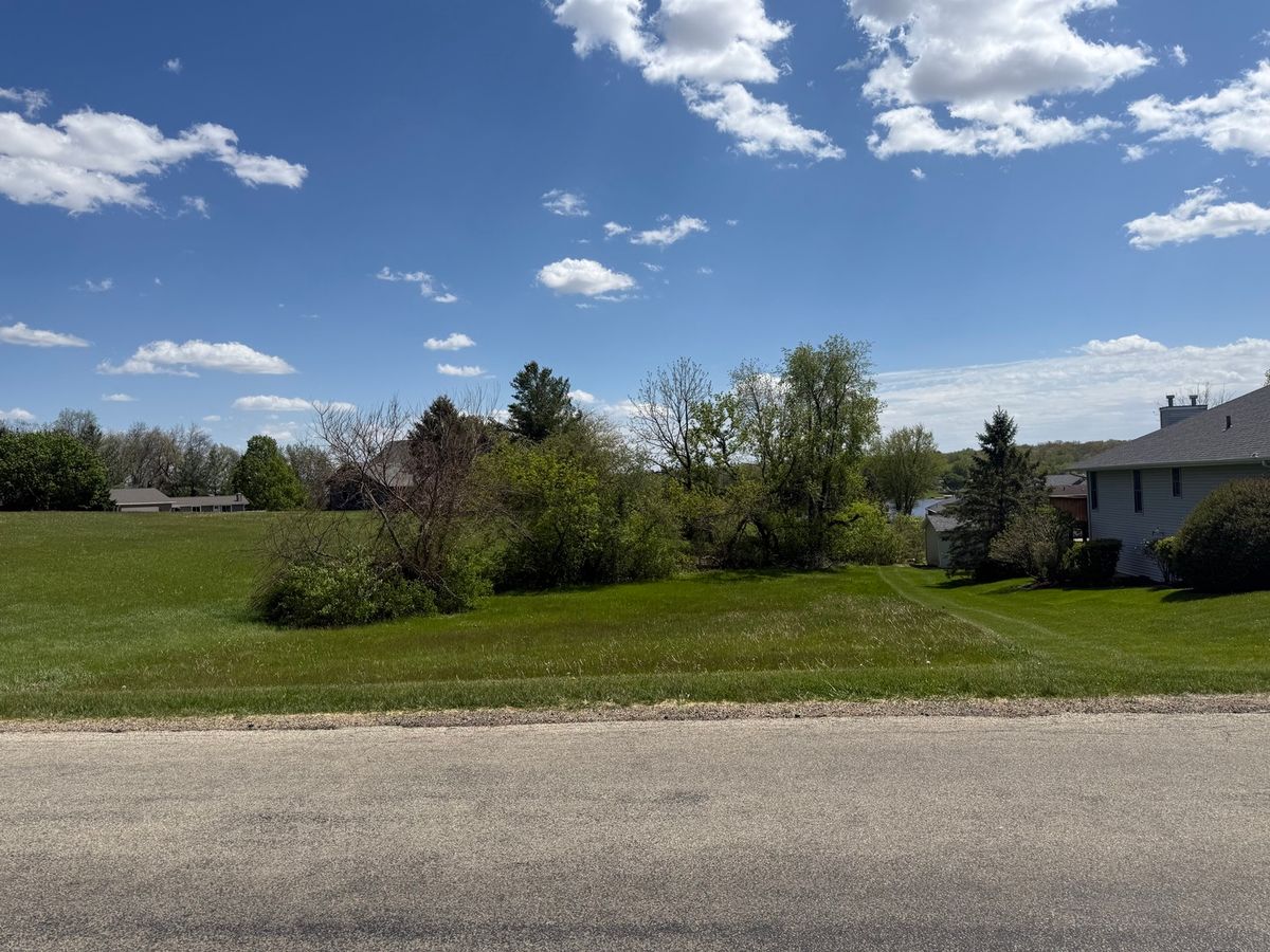 951 Lake Summerset Road, Davis, IL 61019