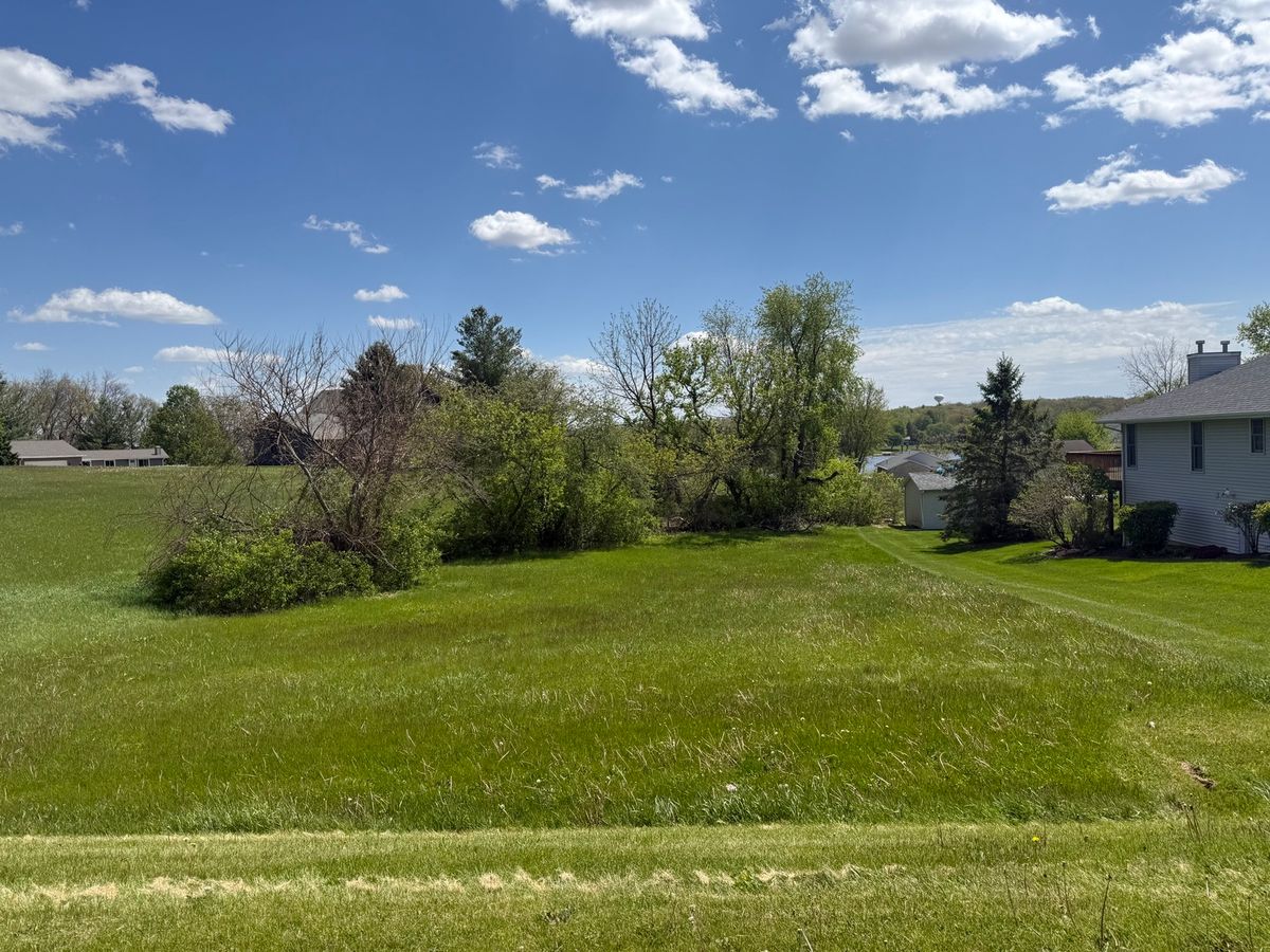 951 Lake Summerset Road, Davis, IL 61019