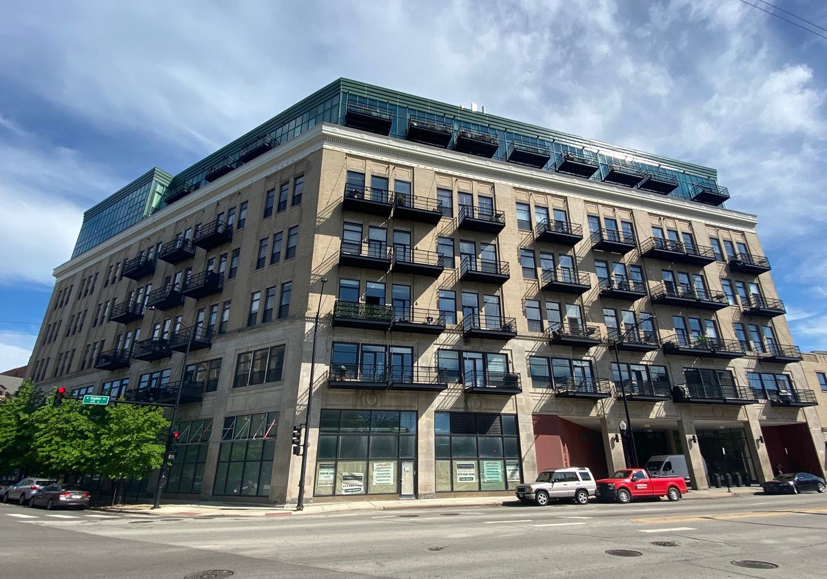 1645 Ogden Avenue, Chicago, IL 60612