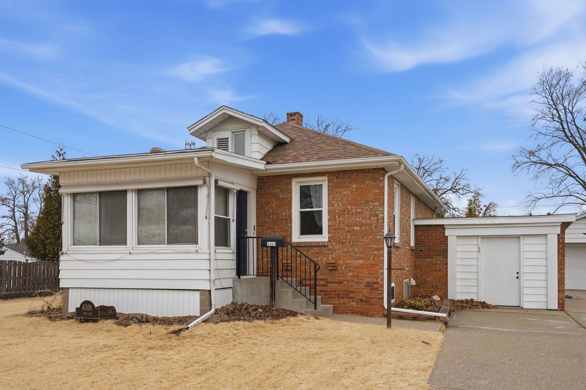 4301 17th Avenue, Moline, IL 61265