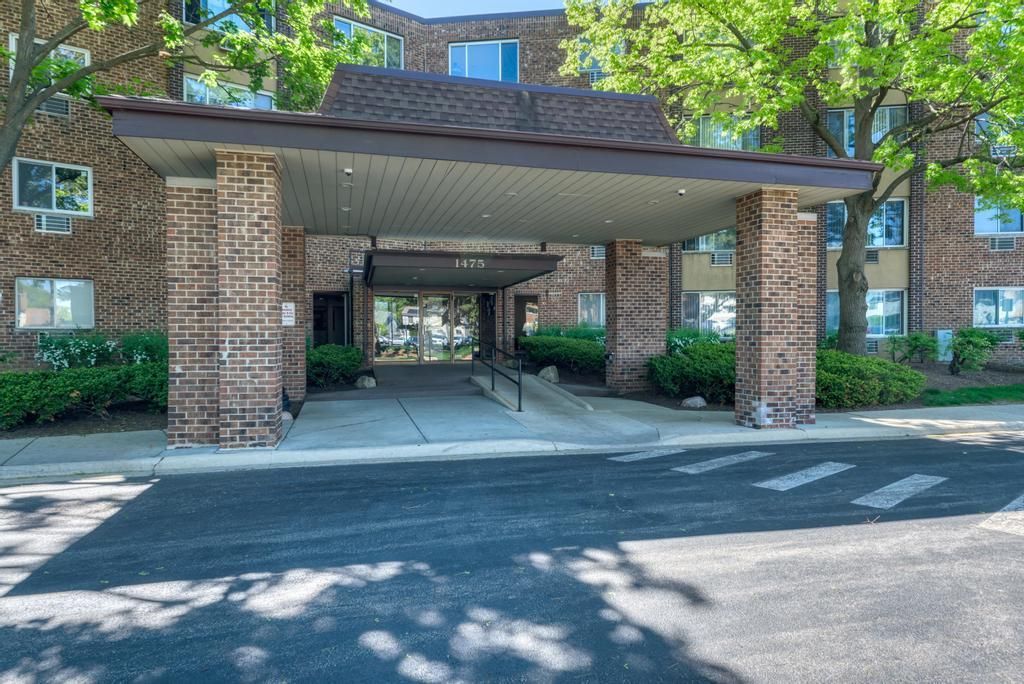 1475 Rebecca Drive, Hoffman Estates, IL 60169