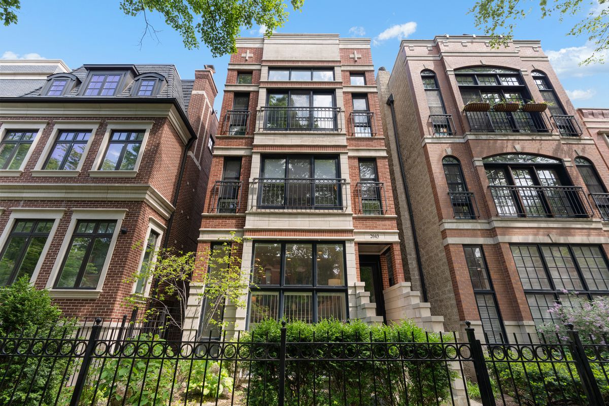 2043 Bissell Street, Chicago, IL 60614