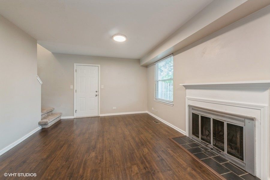 1010 Wesley Lane, Algonquin, IL 60102